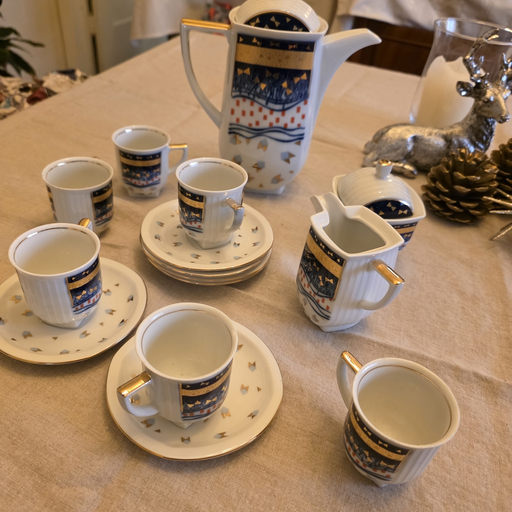 Atelier Karlovaský Porcelain Tea Set with Gold Accents from Czechia